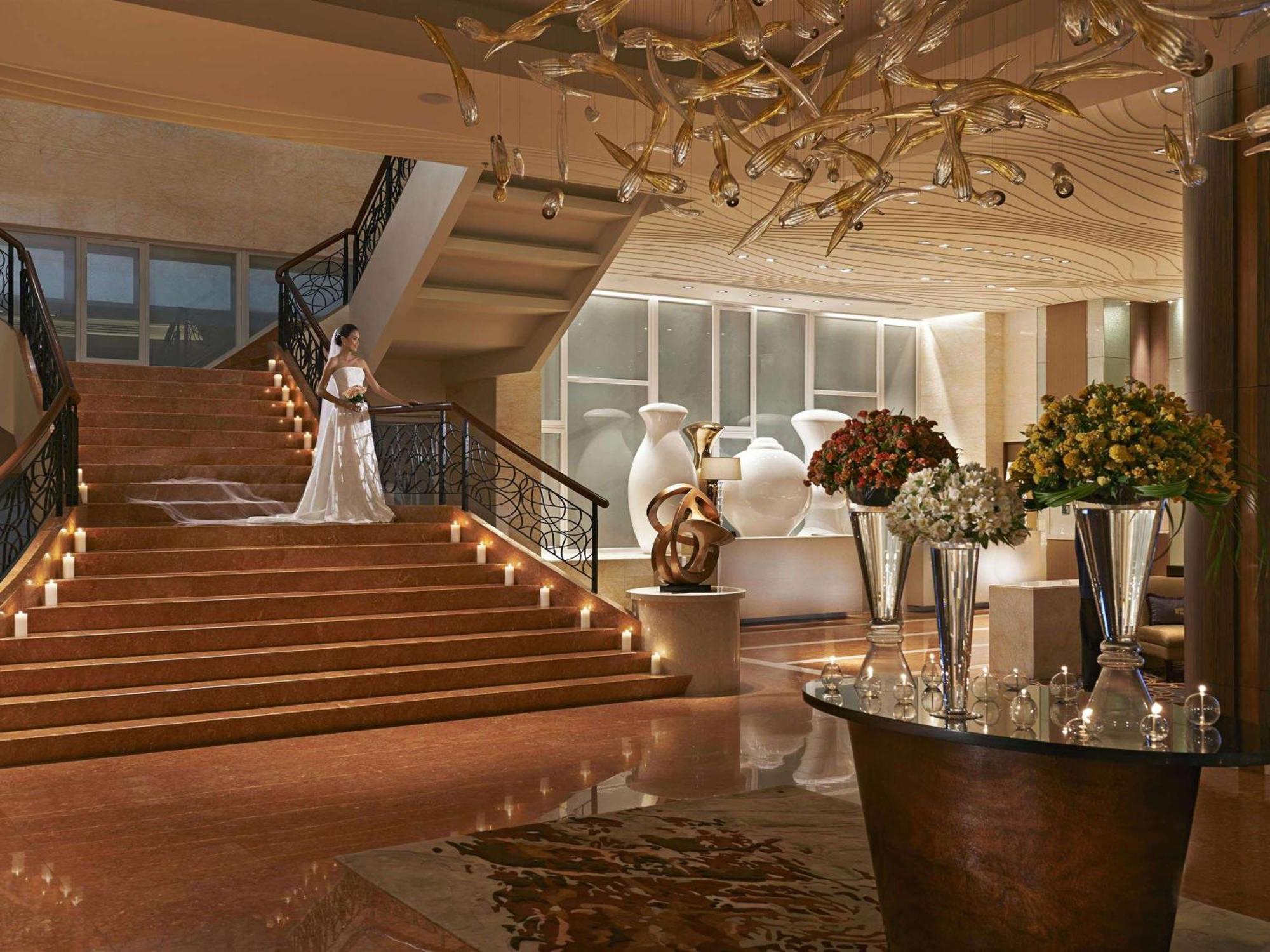 Fairmont Makati Hotel San Pedro Makati Exterior foto The lobby of the hotel